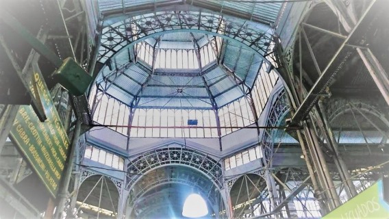 Il Mercado de San Telmo: opera dell' italiano Juan Antonio Buschiazzo